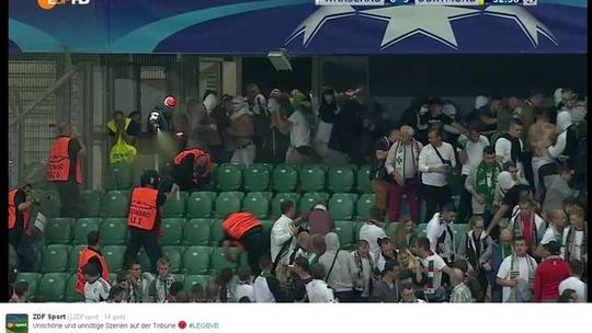 Legia-Borussia. Zadyma na stadionie, pseudokibice atakują ochronę (wideo)