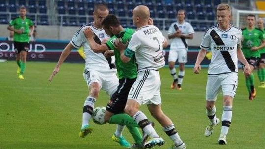 Legia gromi Finów i awansuje dalej