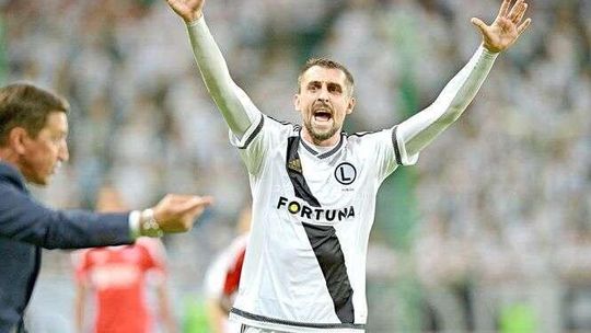 Legia - Trenczyn 0:0. Mistrzowie Polski grają dalej