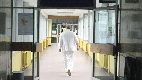 Lekarze chcą pracować krócej. "Zarobki nie przystają do ilości przepracowanych godzin"