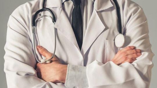 Lekarze protestują i biorą L4. Dlaczego?