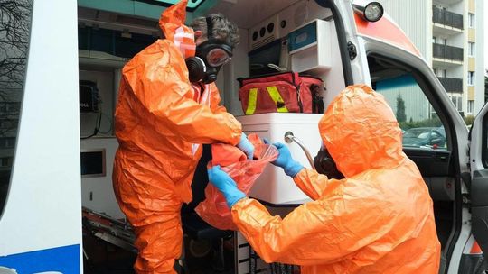 Lekarze rodzinni ostrzegają: Koronawirus atakuje też młodych i zdrowych ludzi