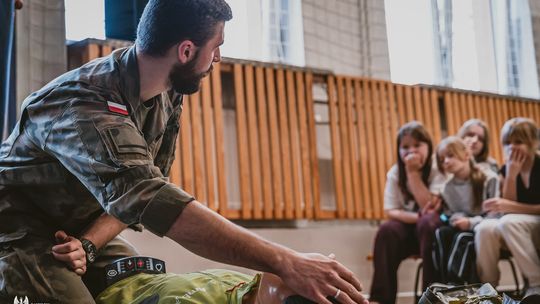 Lekcje z wojskiem w lubelskich szkołach. Uczą, jak reagować w kryzysie