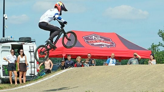 Lena Szerling i Olaf Olek wywalczyli złote medale Ogólnopolskiej Olimpiady Młodzieży w BMX Racing