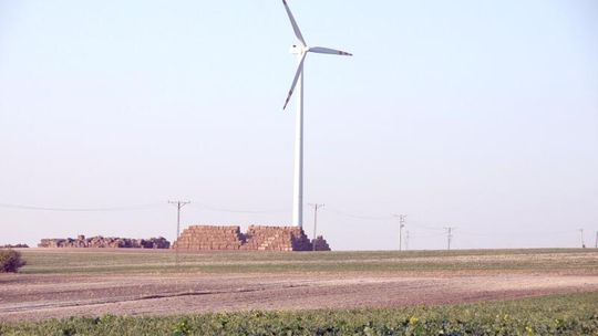 Leśniowice: Niemcy chcą budować farmę wiatrową. Gmina już liczy zyski