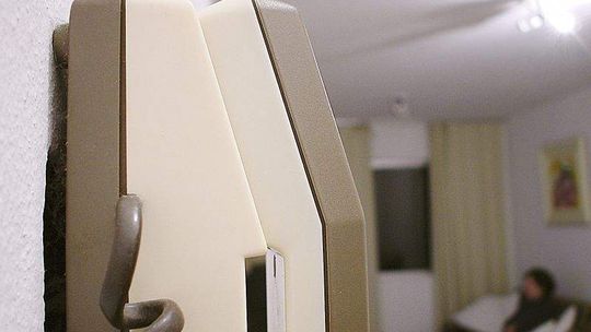 Letni wysyp naciągaczy. Podszywają się pod operatorów telefonicznych