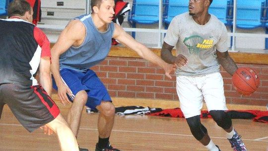 Lewandowski, Allen i Billing po raz pierwszy trenowali z Wikaną-Startem. Zespół wyjechał na obóz