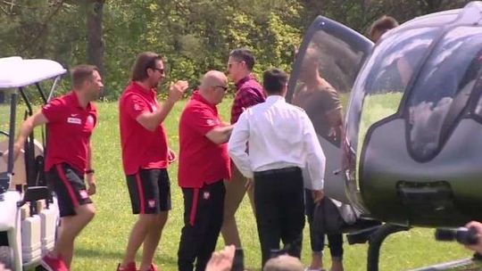 Lewandowski, Piszczek i Rybus przylecieli helikopterem na zgrupowanie kadry Polski