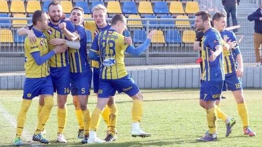 Lewart - Avia 0:1, wyniki 28. kolejki III ligi