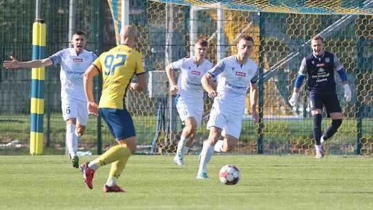 Lewart zaczyna piętnastą kolejkę meczem z Wisłą II Kraków. Rywale sporo strzelają i sporo tracą