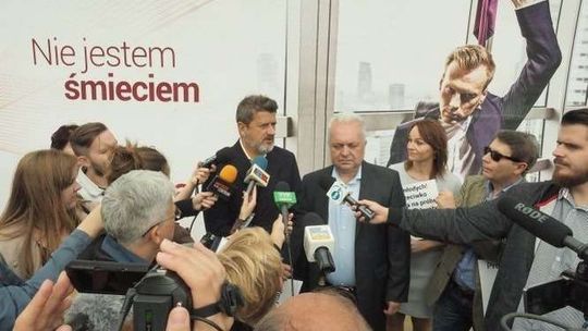 Lewica zaprezentowała program, a potem dostała mandat od Straży Miejskiej (wideo)