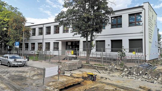 Licealiści nie wrócą po wakacjach do swojej szkoły