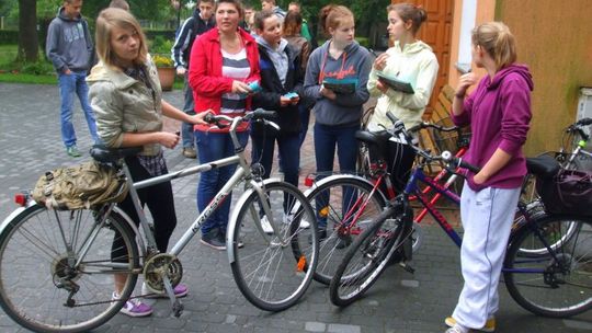 Licealiści z Radzynia Podlaskiego przyjeżdżąją do szkoły na rowerach