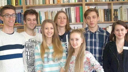 Licealiści z V LO zdobyli 12 tys. zł. Teraz rozruszają gimnazjalistów