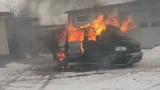 Liczyła się każda chwila. Szybka reakcja mundurowych zapobiegła wielkiemu pożarowi 