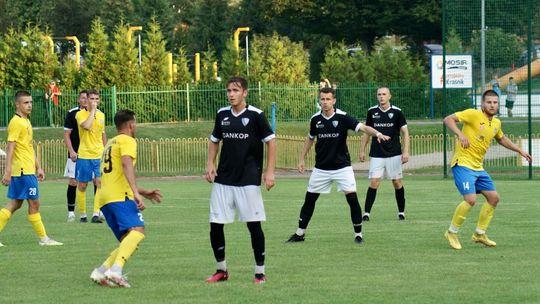 Lider z Janowa Lubelskiego kontra trzecia KS Cisowianka Drzewce. Niespodziewany hit na koniec rundy