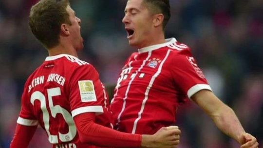 Liga Mistrzów. "Lewy" dobija Turków