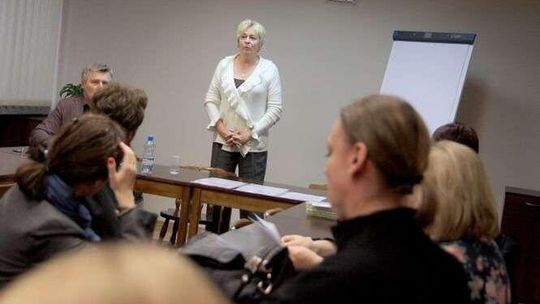 Likwidacja gimnazjów podzieliła nauczycieli. "Mieliśmy się spotkać, a wychodzimy z niczym"