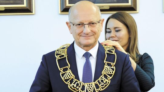 Likwidacja urzędu wojewody, inny Senat. Prezydent Żuk podpisał 21 postulatów
