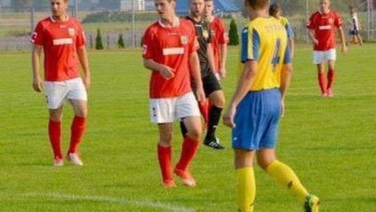 ŁKS Łazy cieszy się z awansu na pierwsze miejsce w tabeli