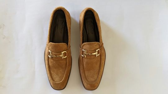 Loafersy na co dzień i na specjalne okazje – jak wybrać właściwy model?