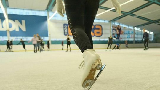 Lodowisko Icemania już czynne. Są też chętni do jazdy na łyżwach [ZDJĘCIA]
