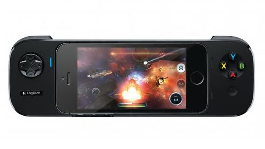 Logitech PowerShell Controller: Zmień iPhone w pada