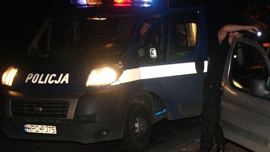 Lokomotywa uderzyła w hondę. Kierowcy nic się nie stało