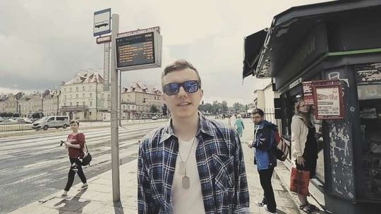 Łona i Webber oraz lubelscy gimnazjaliści i licealiści. Zobacz teledysk "Loop Lublin"