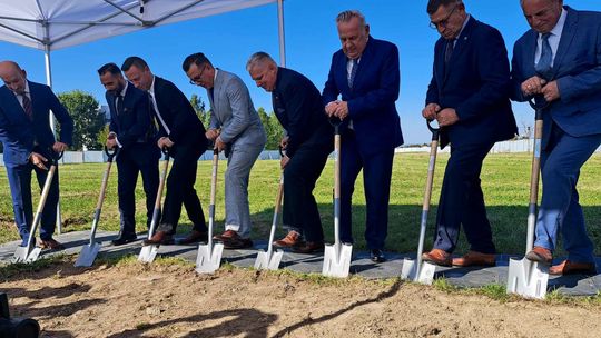 Łopata wbita, można budować. Zamość ma mieć nowoczesny biurowiec
