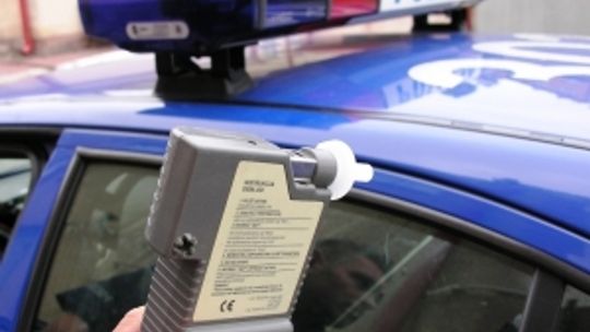 Łopiennik Nadrzeczny: Pijana zmieniła za kółkiem pijanego kierowcę