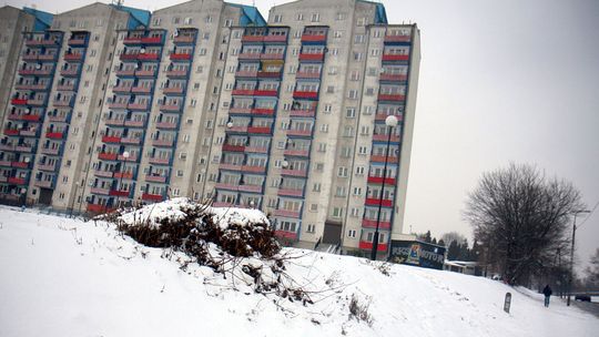 Losy dawnego cmentarza przy ul. Walecznych zależą od decyzji sądu