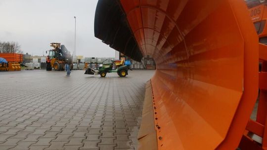 Lotnisko Lublin: Gotowi na zimę, myślą o lecie  (wideo, zdjęcia)