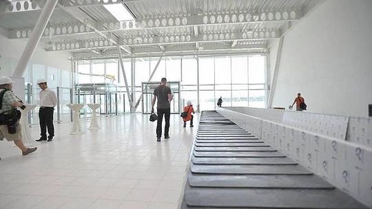 Lotnisko Lublin. Przyjmują do pracy, kończą terminal