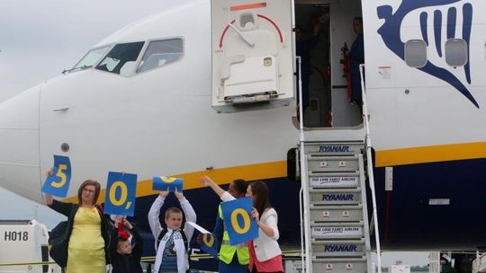Lotnisko Lublin. Ryanair wyprzedaje bilety z okazji przewiezienia 50 tys. pasażerów