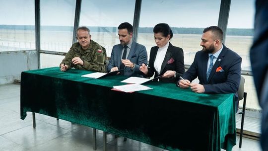 Lotnisko w Białej Podlaskiej już nie w rękach miasta. Setki hektarów przekazane dla wojska