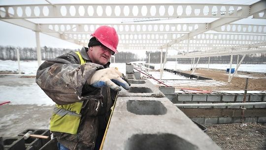 Lotnisko w Świdniku: Mimo mrozów budowa bez przestojów