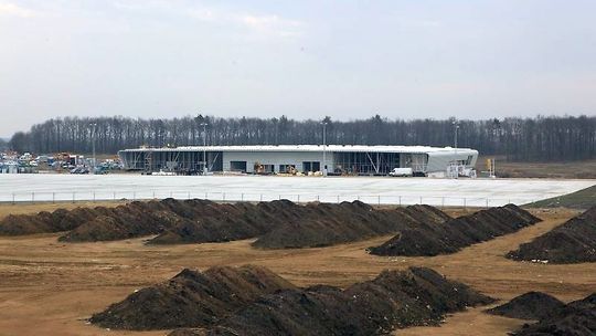 Lotnisko w Świdniku: Terminal na ukończeniu, drogi w budowie