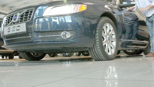 Lotnisko w Świdniku: VIP-y pojadą ekskluzywnym volvo