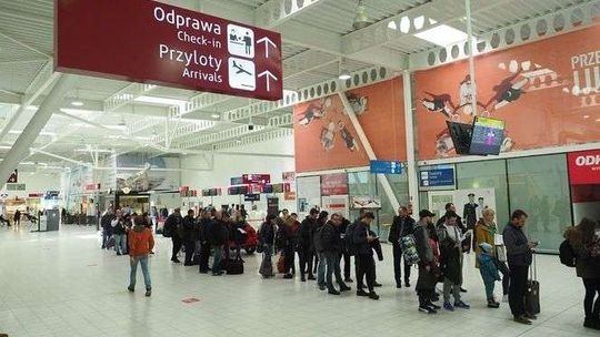 Lotnisko zatrudnia tylko 1 osobę niepełnosprawną przez "bezduszne przepisy". Ale to się zmieni