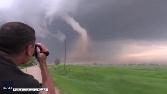 Łowcy burz nagrali tornado. Trąba powietrzna uszkodziła kilkanaście domów