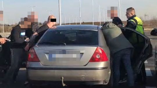 Łowcy głów namierzyli poszukiwanych przestępców - wracali z Niemiec