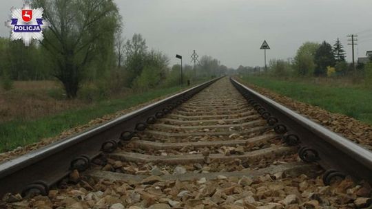 Lubartów: 48-latek przeżył zderzenie z pociągiem