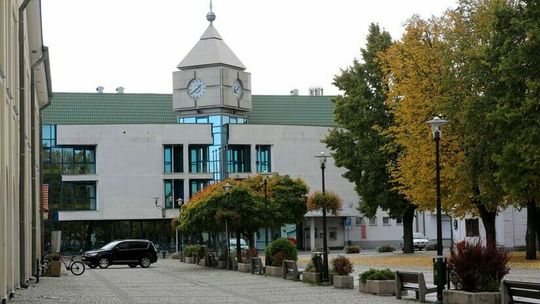 Lubartów. Centrum sportu na bogato. A mieszkańcy jak to widzą? 