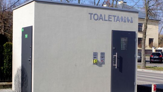 Lubartów doczekał się automatycznego szaletu. Nie zachwyca