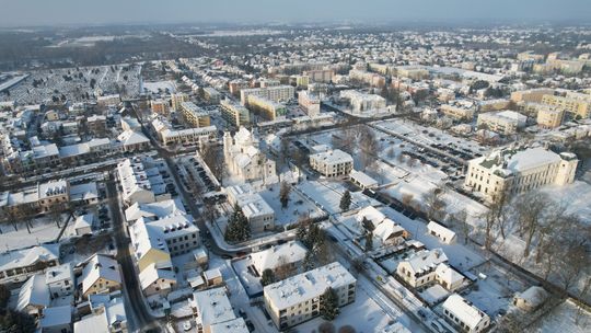 Lubartów przegrywa w sądzie z przedsiębiorcami. Sporo do zapłaty Lubartów zimą, z lotu ptaka