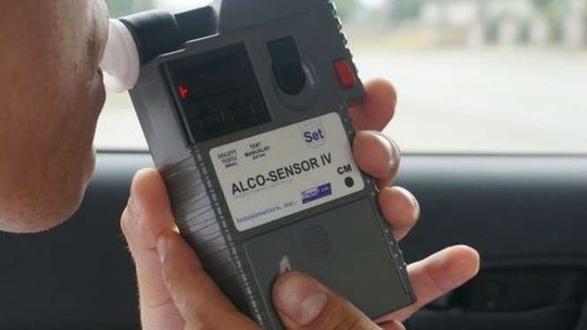 Lubartów: Rozbiła dwa samochody koło szpitala i odjechała