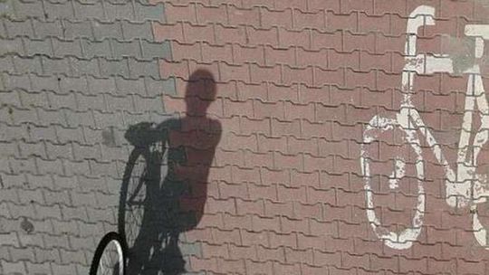 Lubartów: Znaki na środku ścieżki rowerowej