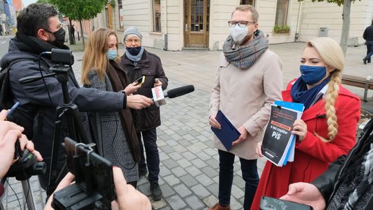 Lubelscy politycy PO na 172 stronach oceniają 5-latkę PiS