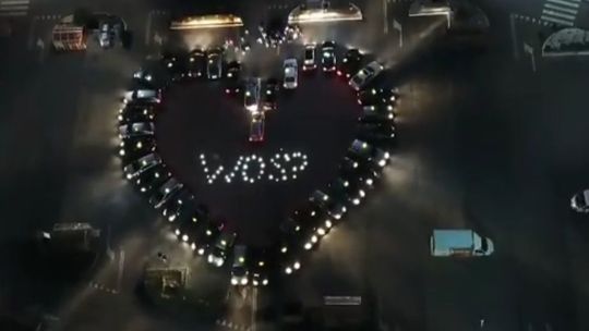 Lubelscy taksówkarze wypuścili swoje "Światełko do nieba" dla wolontariuszy WOŚP [wideo]